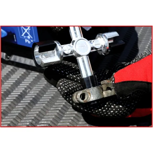 Battery terminal postscleaner